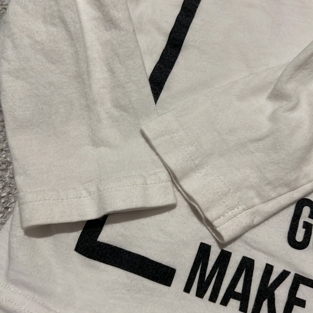 Trilogy design long sleeve 2-T - Picture 3 of 4